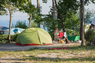 Adria: Camping Mare Pineta Baia Sistiana, Stellplatz