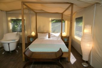 Adria, Camping Barricata: Lodgesuite mit Badewanne