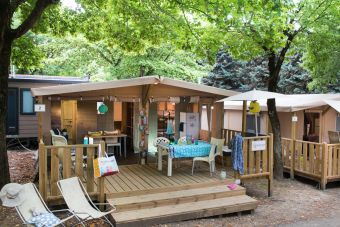 Gardasee: Lodgezelt mit Bad auf Camping Bella Italia