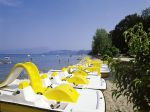 Camping Cisano San Vito, Gardasee: Boote am Strand