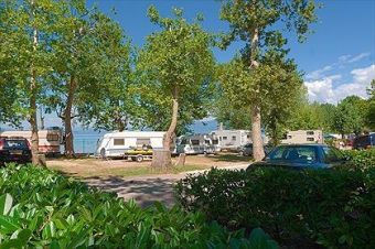 Gardasee: Stellplatz auf Camping Cisano San Vito