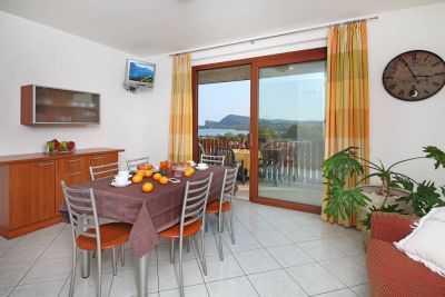 Ferienwohnung mit Terrasse und Seeblick, Onda Blu Resort, Gardasee