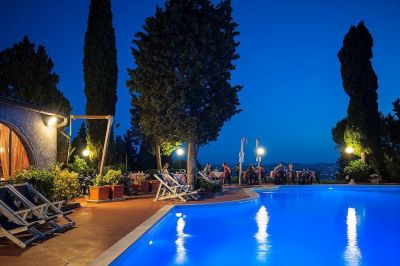 Camping Panoramico Fiesole: Pool mit Blick auf Florenz - Toskana - Italien