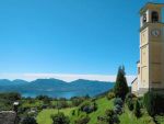 Trarego-Viggiona, Kirchturm und Blick auf Lago Maggiore, Italien