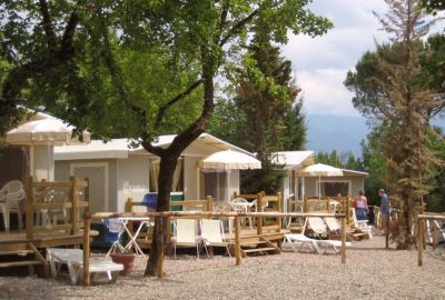 Lodgezelt mit Bad, Ausblick - Camping Norcenni Girasole Club, Toskana